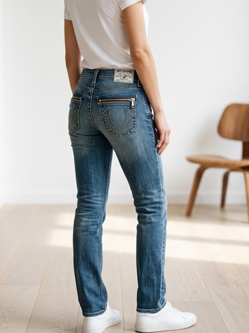 True Religion Women's Straight Leg Blue Jeans sz 26